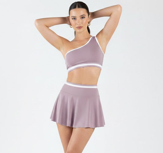 Conjunto Top lateral e Short Saia Lilas com faixa branca de Poliamida